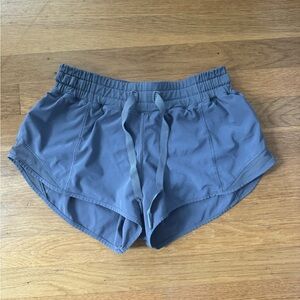 LULULEMON HOTTY HOT SHORTS W/ DRAWSTRING 2.5”